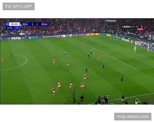 本菲卡点球大战胜出,门将特鲁宾扑出两粒点球 本菲卡点球大战胜出,门将特鲁宾扑出两粒点球